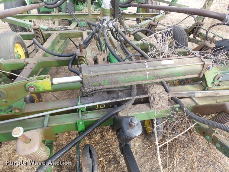 image for item DC8409 John Deere 785 no-till air seeder