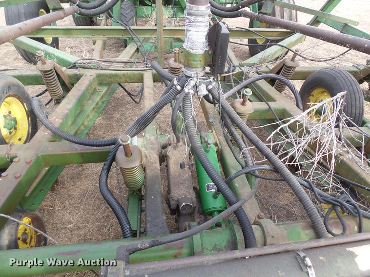 image for item DC8409 John Deere 785 no-till air seeder