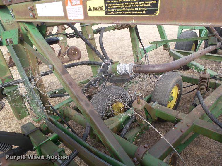 image for item DC8409 John Deere 785 no-till air seeder