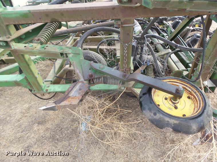 image for item DC8409 John Deere 785 no-till air seeder