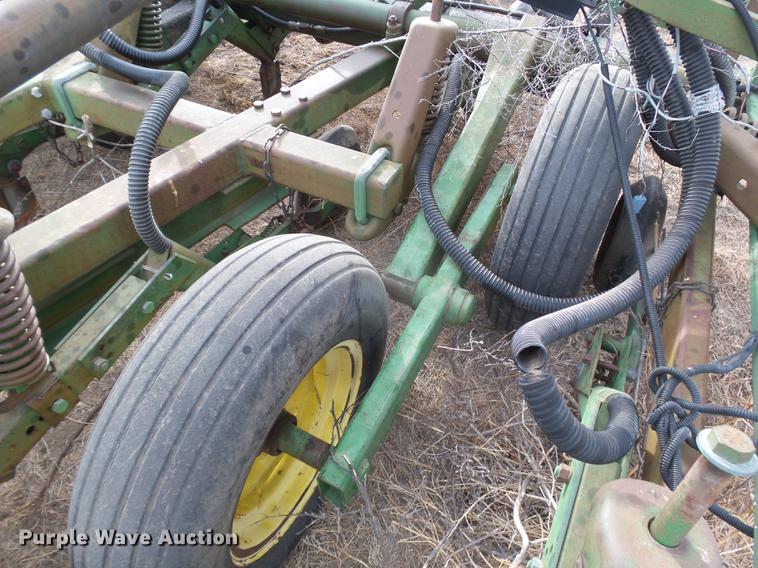 image for item DC8409 John Deere 785 no-till air seeder