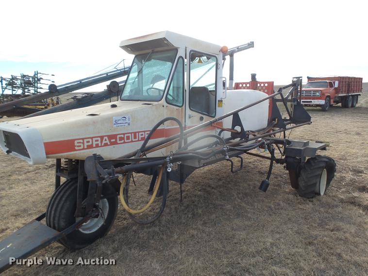 image for item DC8413 SpraCoupe 216 self-propelled sprayer