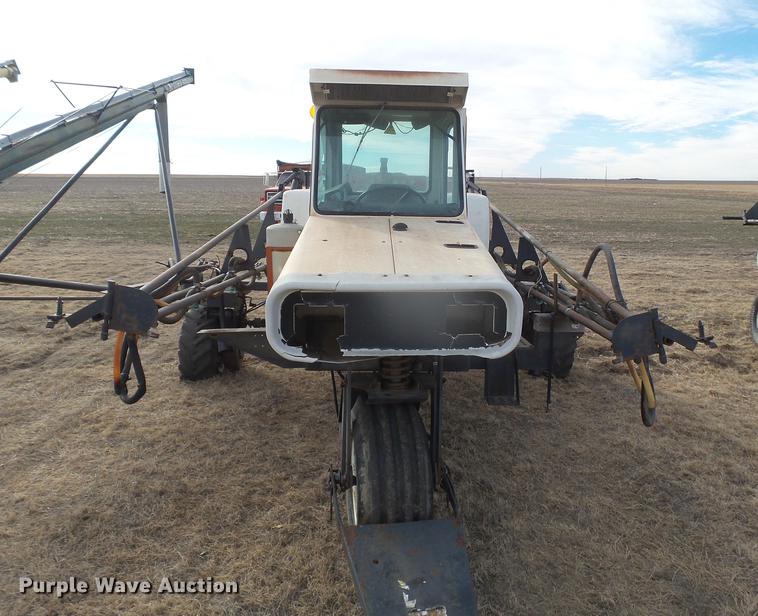 image for item DC8413 SpraCoupe 216 self-propelled sprayer