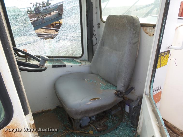 image for item DC8413 SpraCoupe 216 self-propelled sprayer