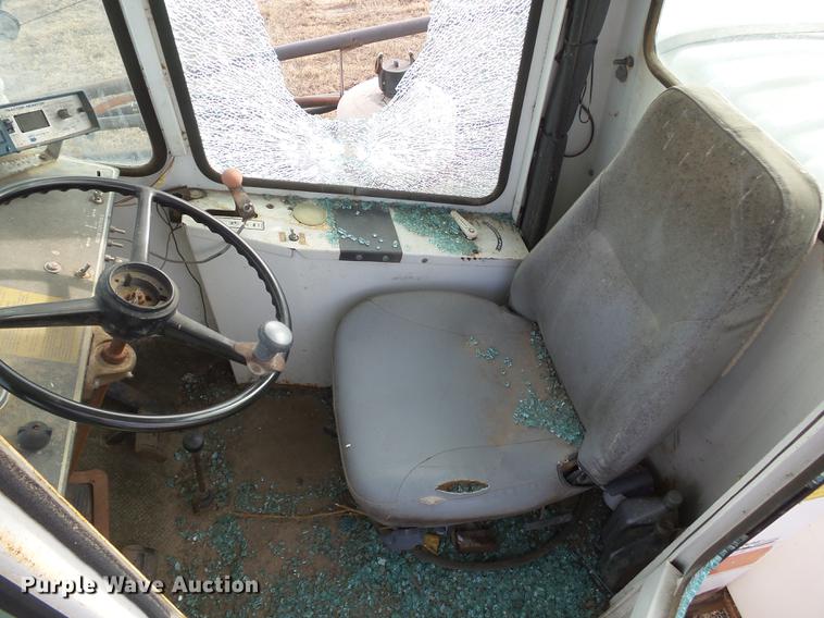 image for item DC8413 SpraCoupe 216 self-propelled sprayer