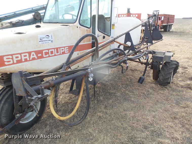 image for item DC8413 SpraCoupe 216 self-propelled sprayer