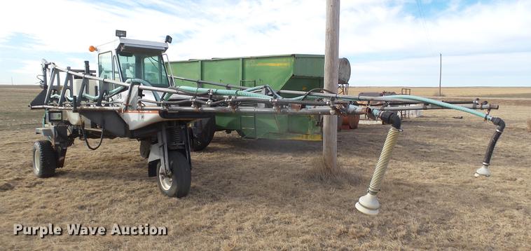 image for item DC8414 SpraCoupe 220 self-propelled sprayer