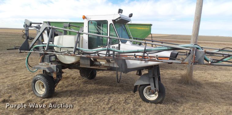image for item DC8414 SpraCoupe 220 self-propelled sprayer