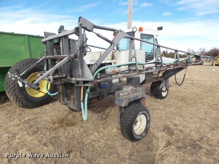 image for item DC8414 SpraCoupe 220 self-propelled sprayer