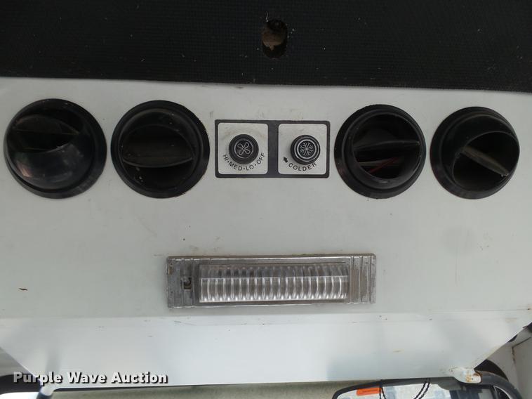 image for item DC8414 SpraCoupe 220 self-propelled sprayer