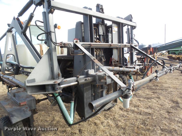 image for item DC8414 SpraCoupe 220 self-propelled sprayer