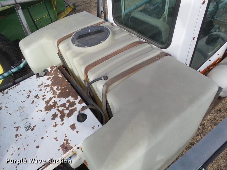 image for item DC8414 SpraCoupe 220 self-propelled sprayer