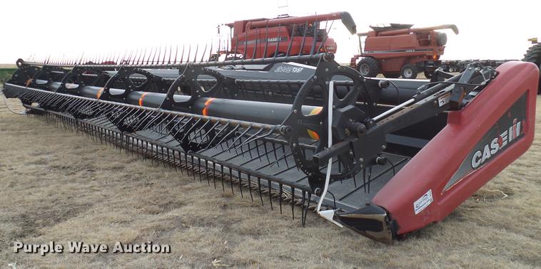 image for item DD1376 2008 Case IH 2142 draper head
