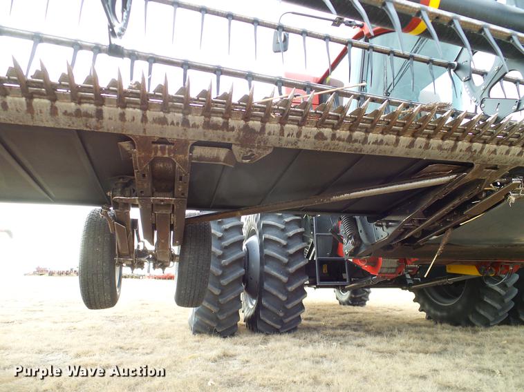 image for item DD1376 2008 Case IH 2142 draper head