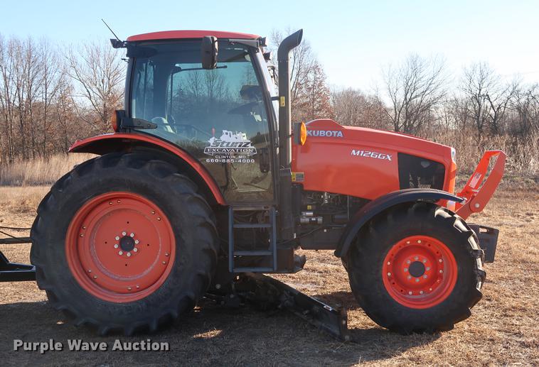 image for item DD9578 2016 Kubota M126GX MFWD tractor