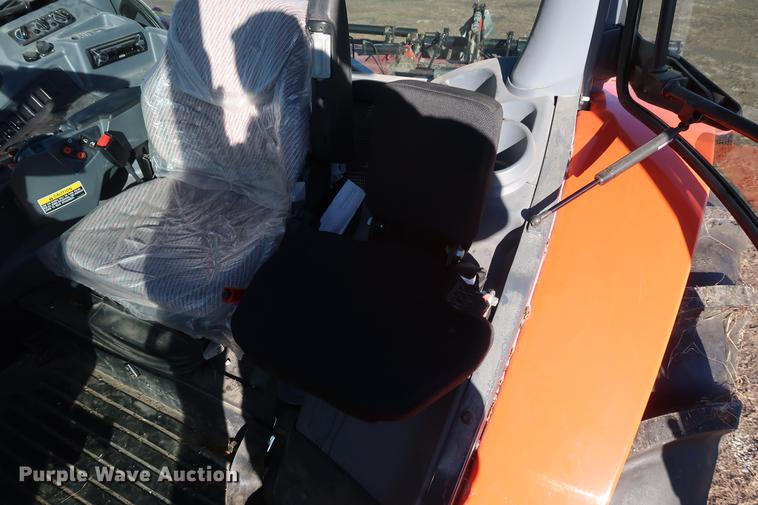 image for item DD9578 2016 Kubota M126GX MFWD tractor