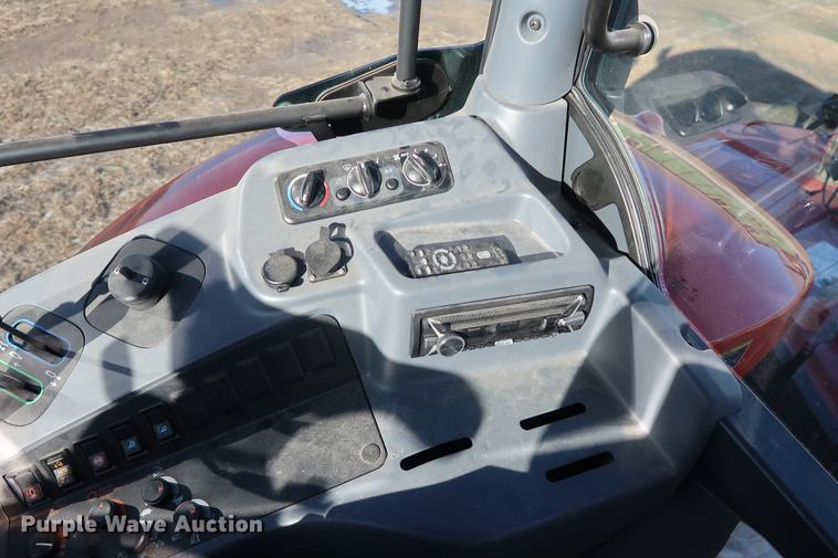 image for item DD9578 2016 Kubota M126GX MFWD tractor