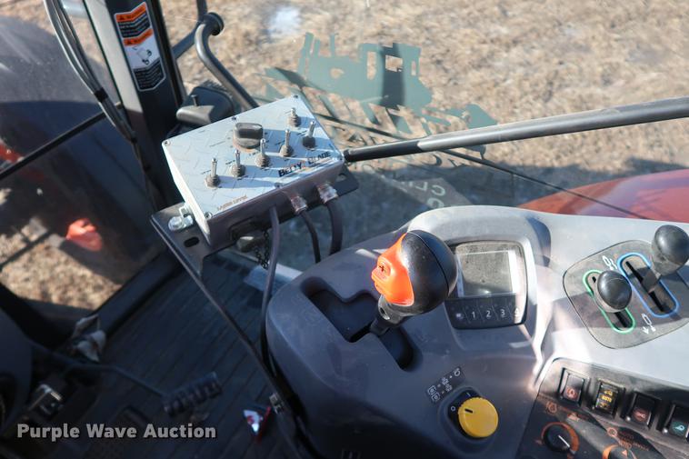 image for item DD9578 2016 Kubota M126GX MFWD tractor