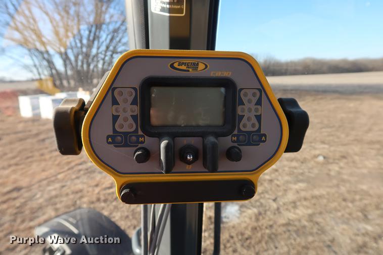 image for item DD9578 2016 Kubota M126GX MFWD tractor