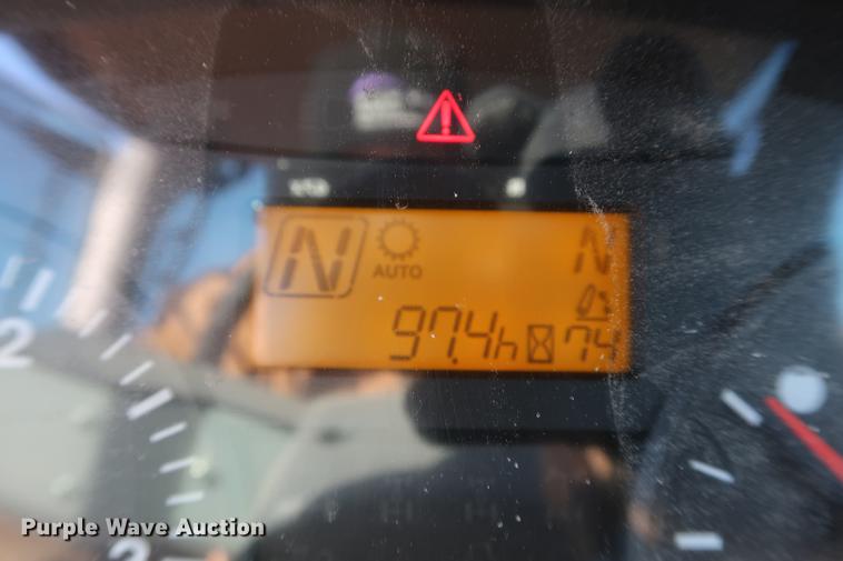 image for item DD9578 2016 Kubota M126GX MFWD tractor