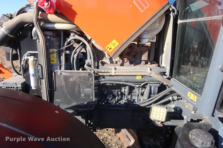 image for item DD9578 2016 Kubota M126GX MFWD tractor