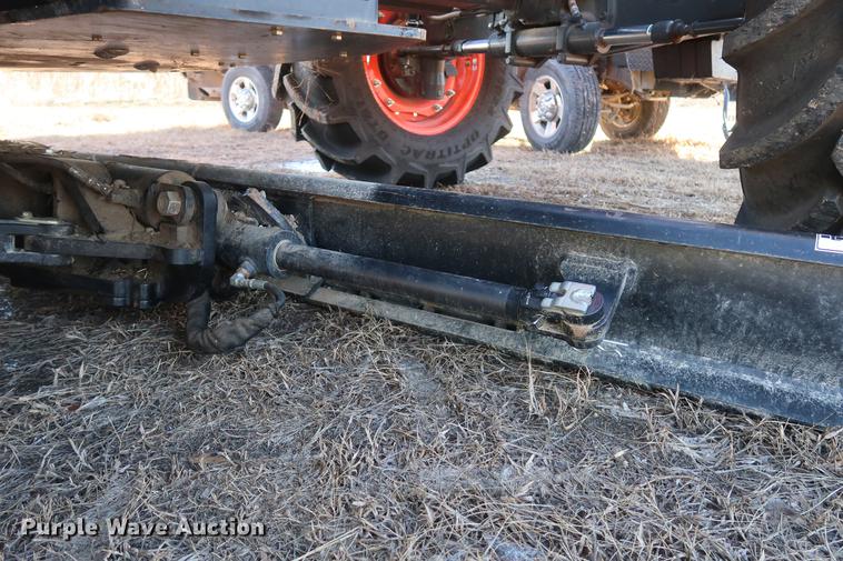 image for item DD9578 2016 Kubota M126GX MFWD tractor