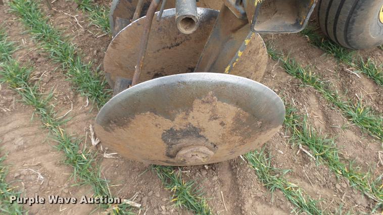 image for item DK9143 John Deere 230 disk