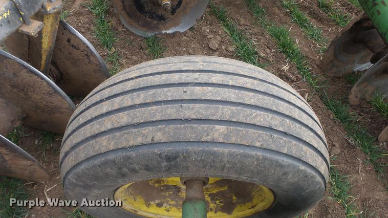 image for item DK9143 John Deere 230 disk