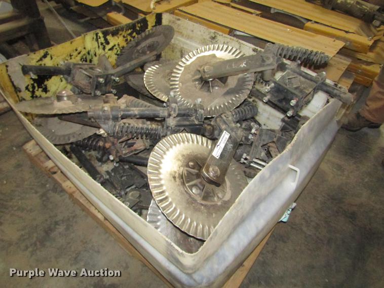 image for item DO9056 Ag equipment accessories