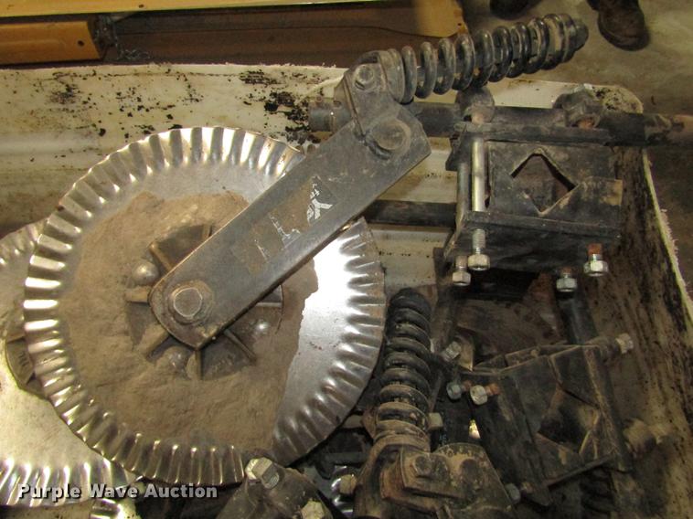 image for item DO9056 Ag equipment accessories