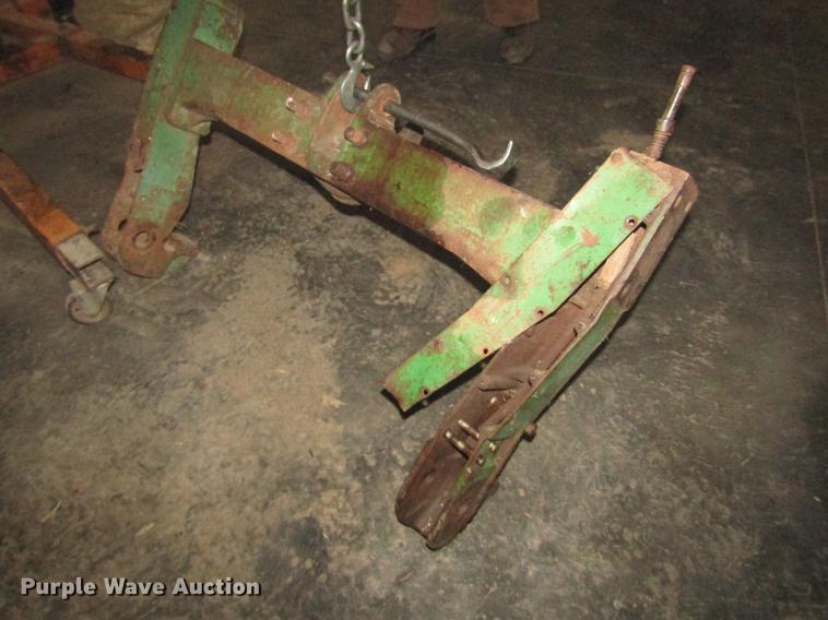 image for item DO9056 Ag equipment accessories