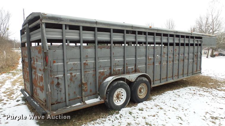 image for item EC9500 1991 Titan livestock trailer