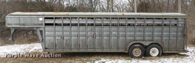 image for item EC9500 1991 Titan livestock trailer