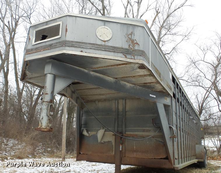 image for item EC9500 1991 Titan livestock trailer