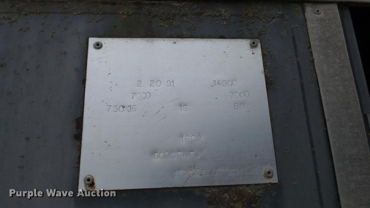 image for item EC9500 1991 Titan livestock trailer