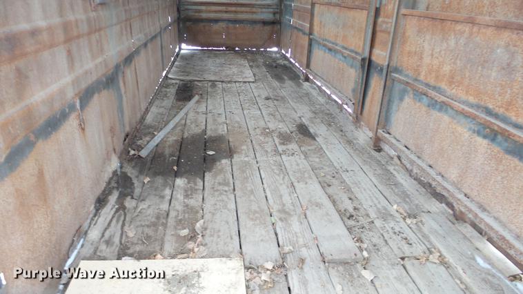image for item EC9500 1991 Titan livestock trailer