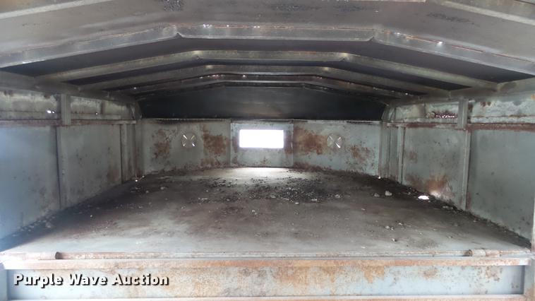 image for item EC9500 1991 Titan livestock trailer