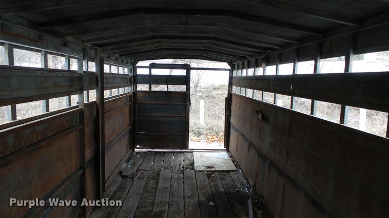 image for item EC9500 1991 Titan livestock trailer