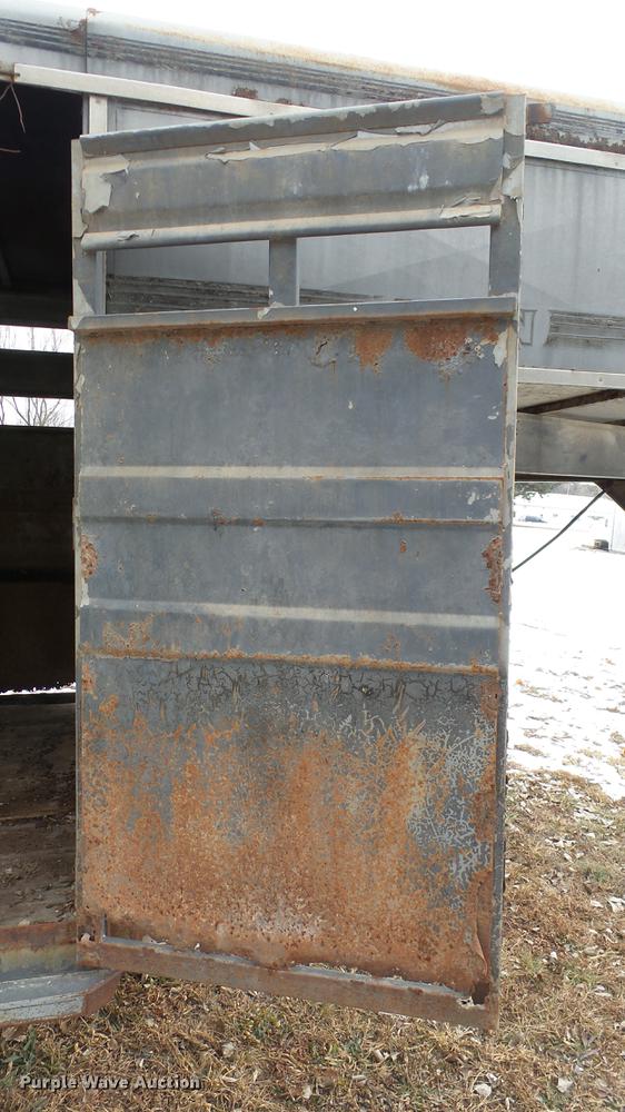 image for item EC9500 1991 Titan livestock trailer