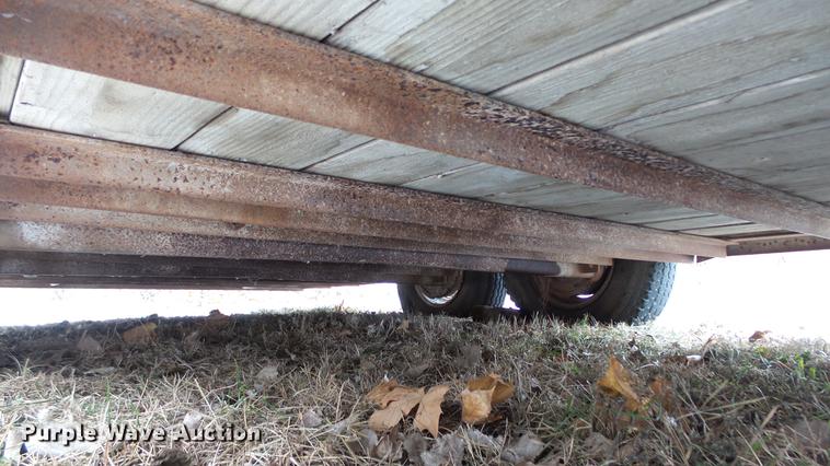 image for item EC9500 1991 Titan livestock trailer