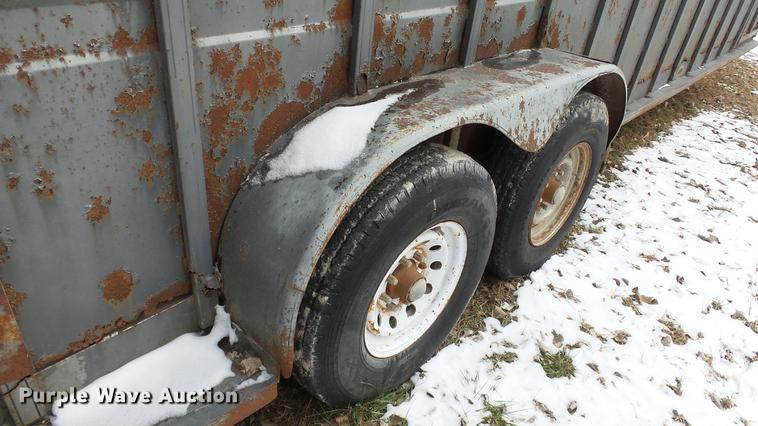 image for item EC9500 1991 Titan livestock trailer