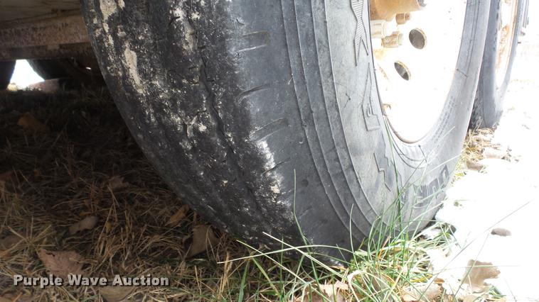 image for item EC9500 1991 Titan livestock trailer