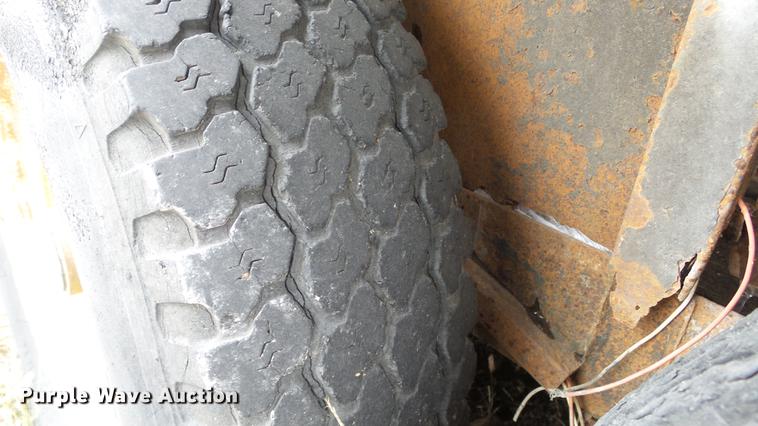 image for item EC9500 1991 Titan livestock trailer