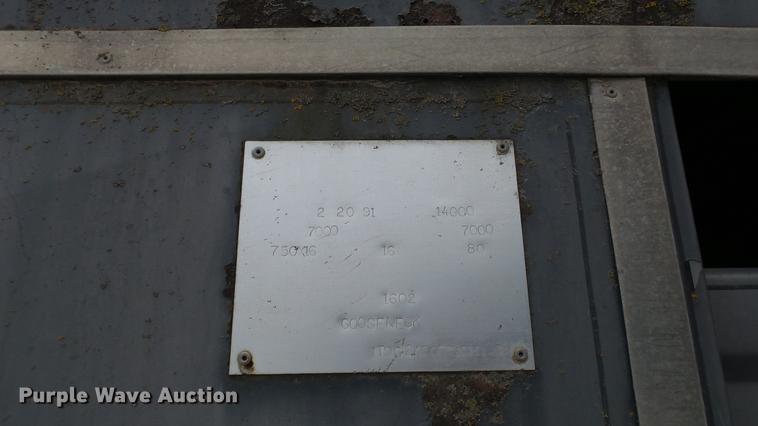 image for item EC9500 1991 Titan livestock trailer