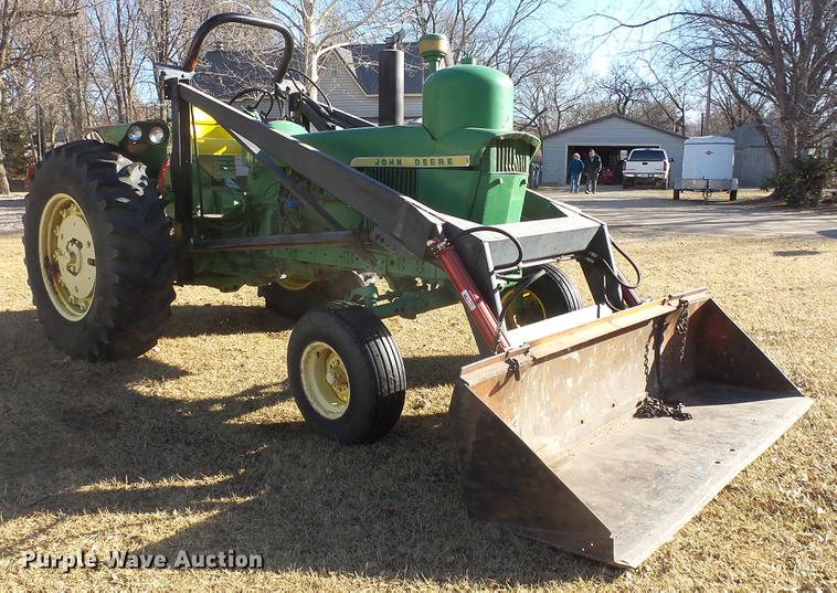 image for item EF9341 John Deere 4020 tractor