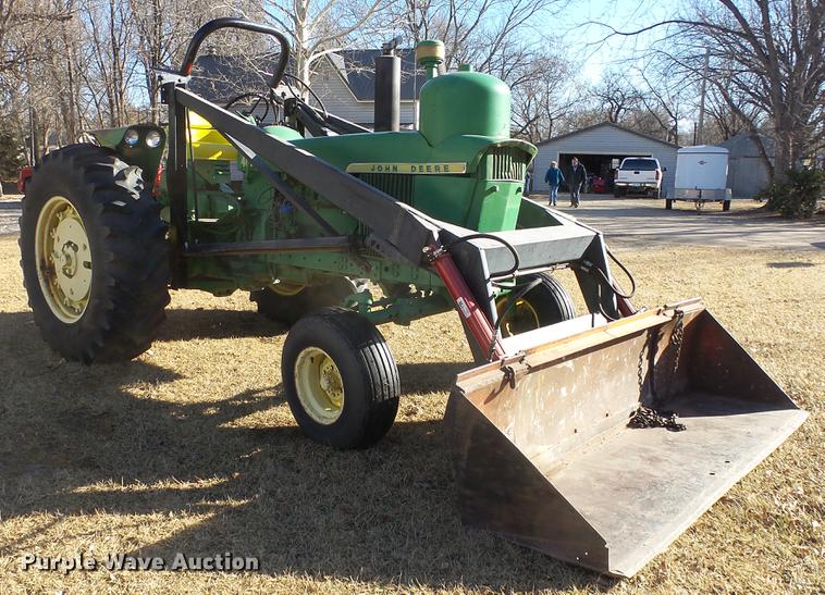 image for item EF9341 John Deere 4020 tractor