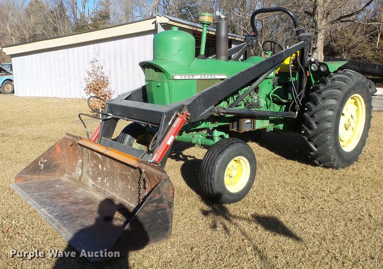 image for item EF9341 John Deere 4020 tractor