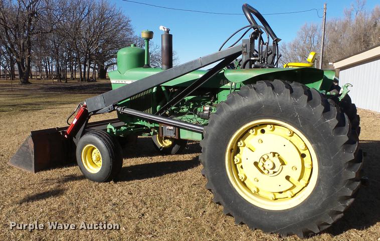 image for item EF9341 John Deere 4020 tractor