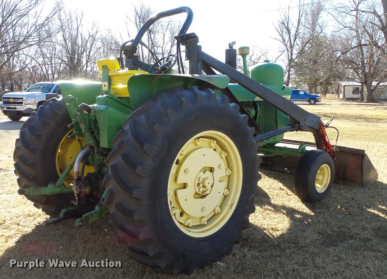 image for item EF9341 John Deere 4020 tractor
