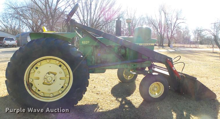 image for item EF9341 John Deere 4020 tractor